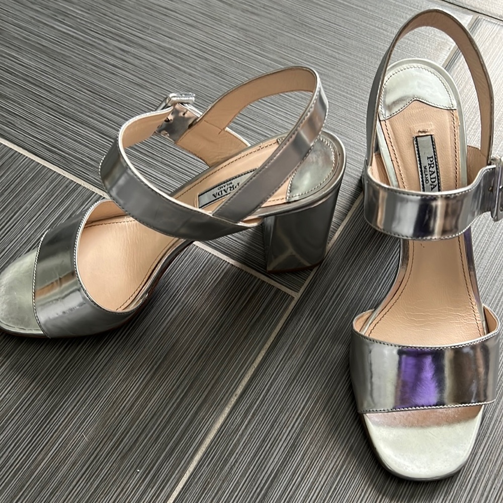 Metallic silver Prada heels; adorable! Size 39